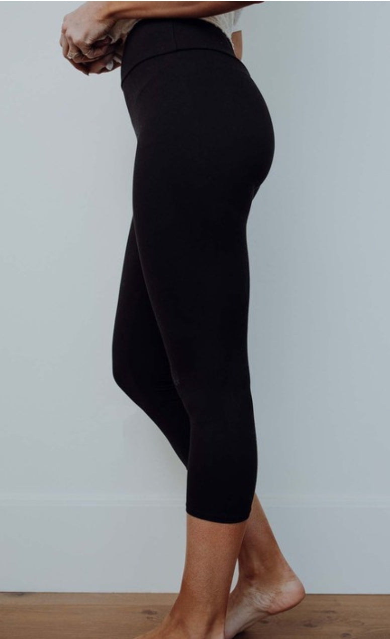 Studio|Your Favorite Capri Leggings OG